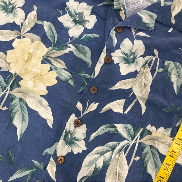 Tommy Bahama Hawaiian shirt Medium - Picture 6 of 7